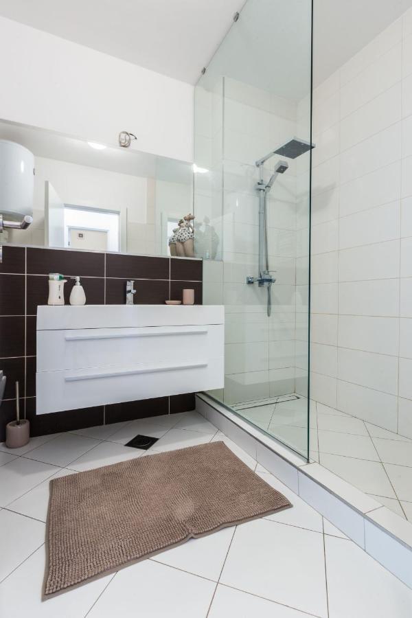 Hoplite 2Br Apartment With Free Parking Zadar Luaran gambar